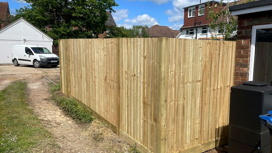 New closeboard timber fencing